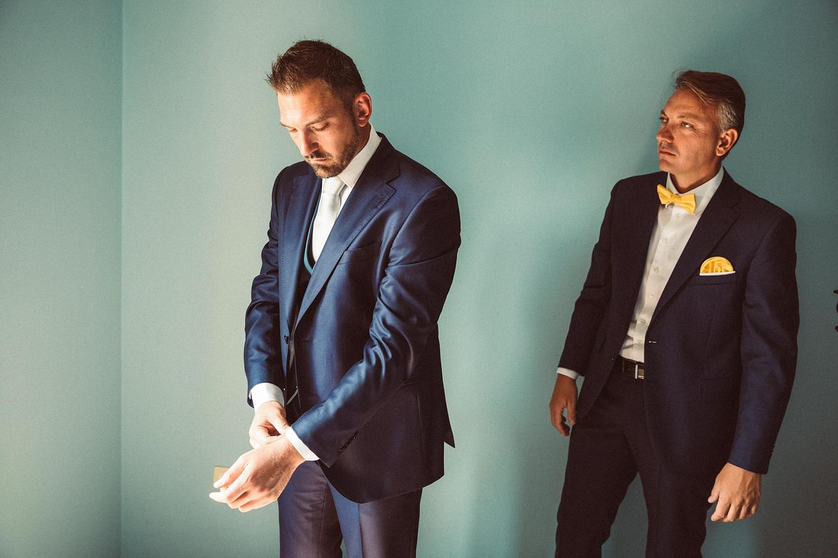 fotografo matrimonio Sardegna preparativi sposo