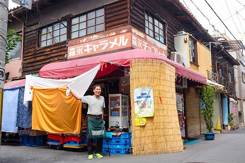 Explore Osaka's older quarters in a photowalk tour