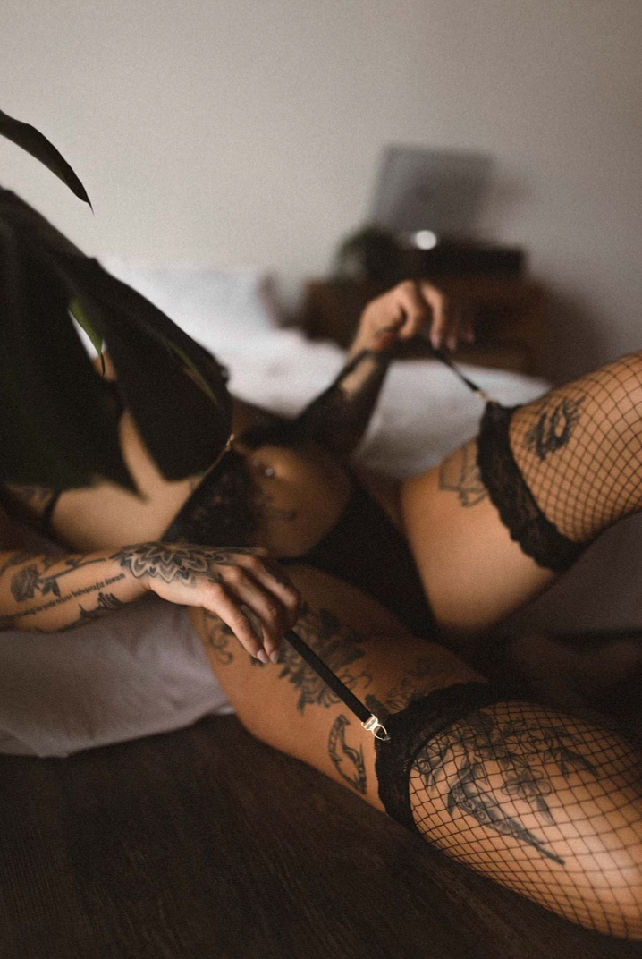 Pose boudoir pin-up de Sage e Ivy
