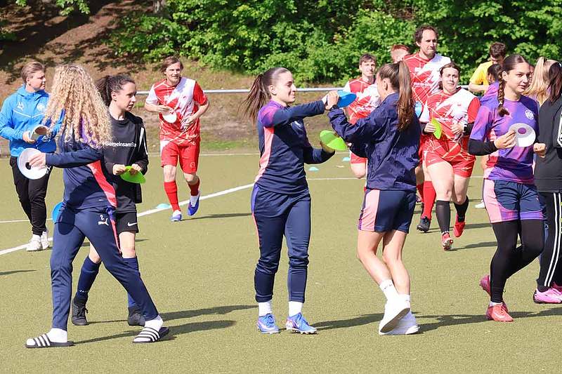 Inklusion trifft Frauen-Bundesliga: Kickers zu Gast bei der SGS Essen
