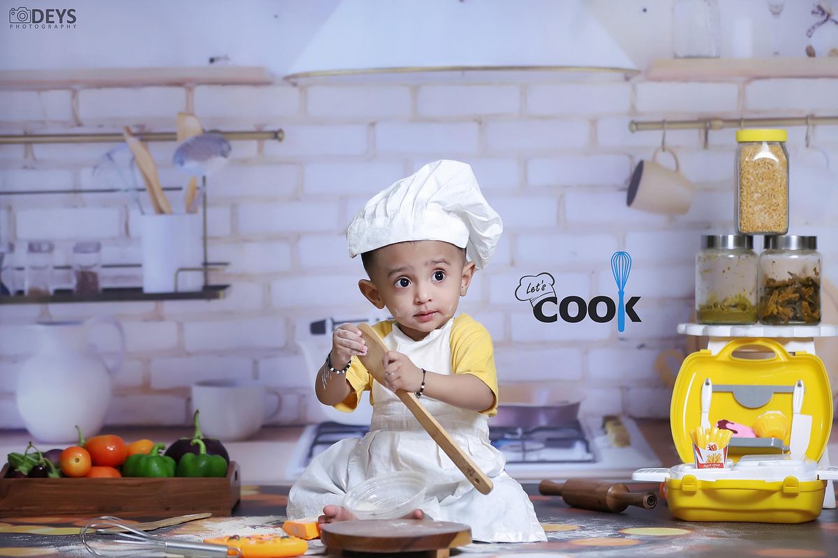 Photoshoot 1st birthday indoor in Meerut kitchen theme