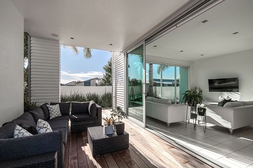 Package 1 &ndash; Family Home Showcase