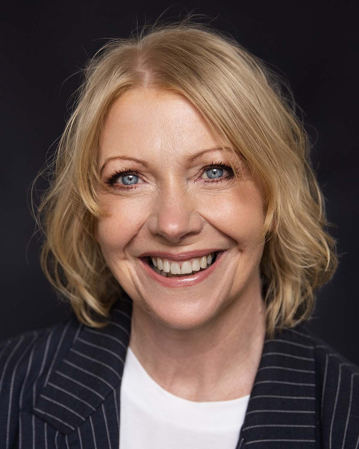 Amanda - Professional Headshot LinkedIn and Social - Gibxon Liverpool
