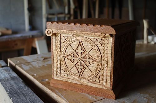 A.W.N. Pugin inspired carving on the side panel of the oak box