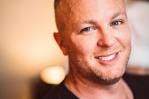 fotografo matrimonio Capo Spartivento, gay wedding in sardinia at capo spartivento lighthouse