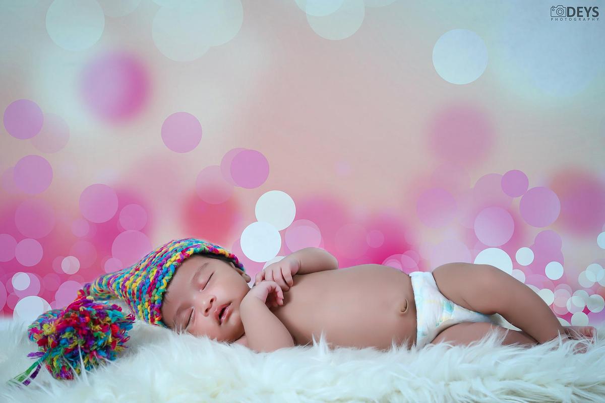 Infant photos at home in Noida