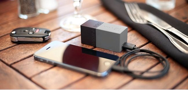 FLUXMOB BOLT Portable Power Adapter