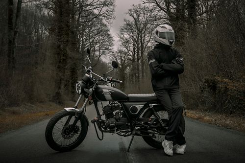 portrait cinématique lumière naturelle Paris – Azur Visual