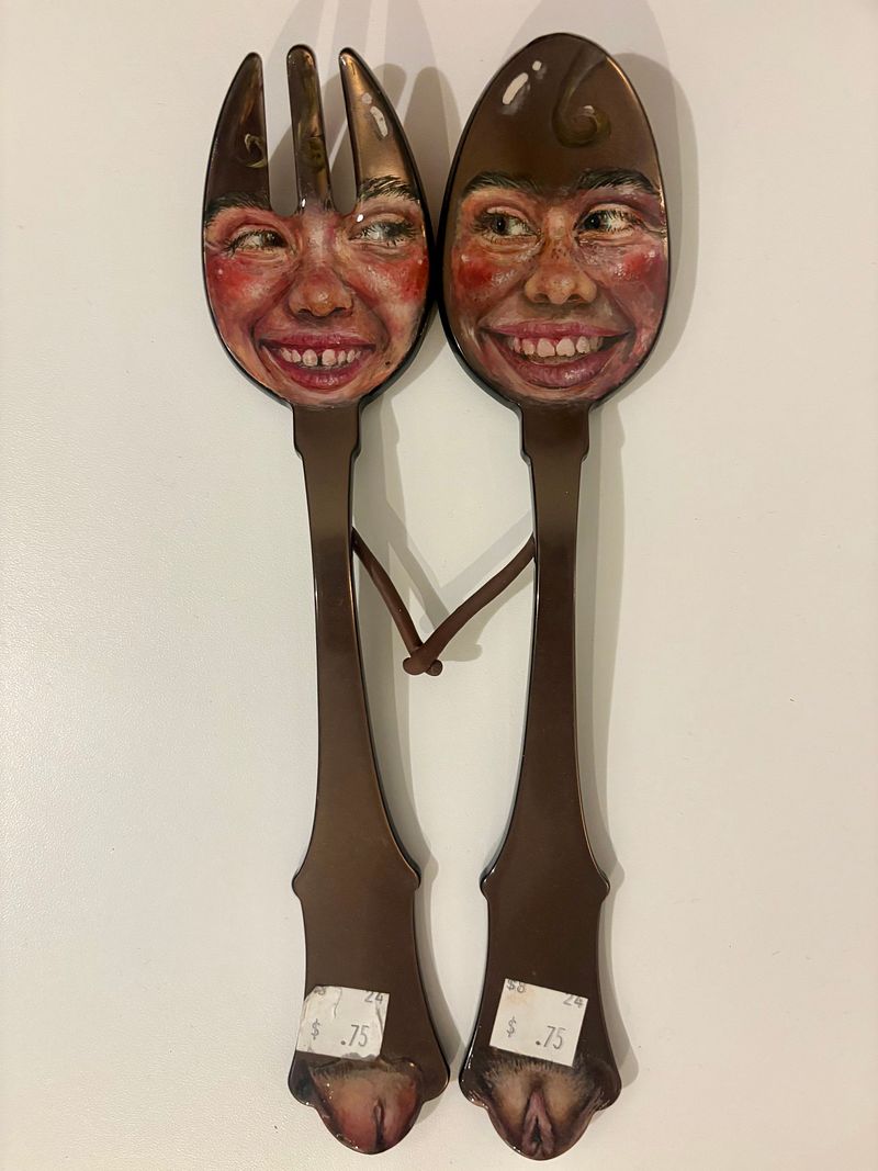 "Dos Cucharas con Cucharas Enamoradas" 2024