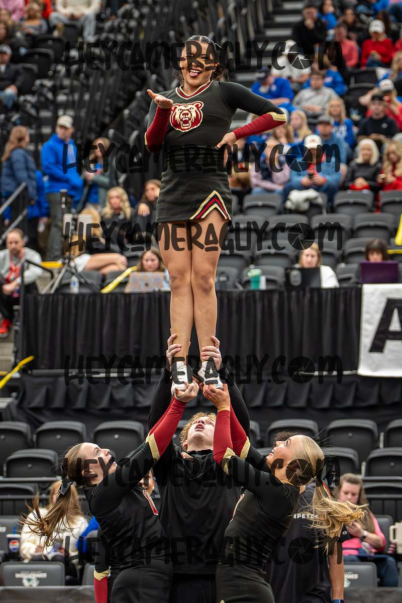 Logan High Cheer