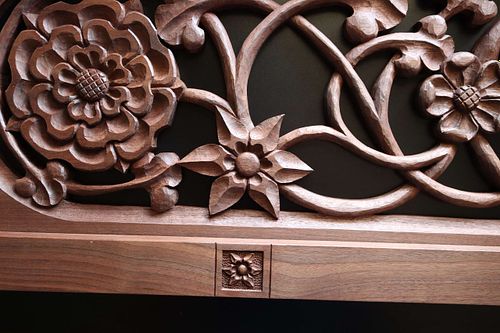 Hand-carved Star of Bethlehem flower in walnut