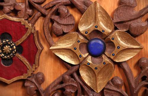 Virgin's bower flower carving