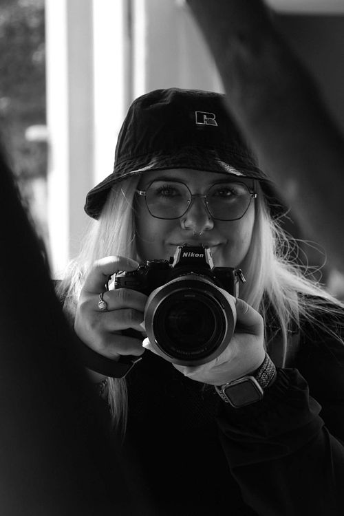 Hey there!!  I'm Caitlin Flowers!