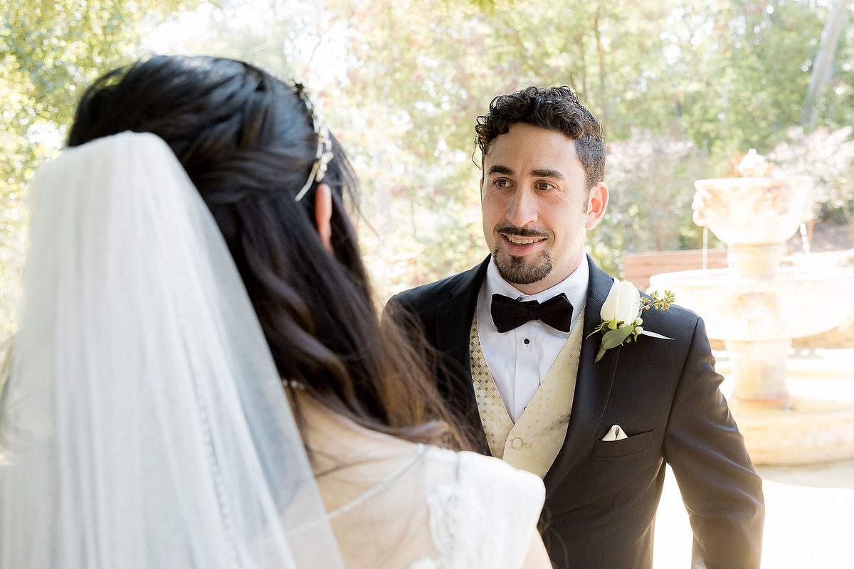 groom-bride-first-meeting-wedding-day