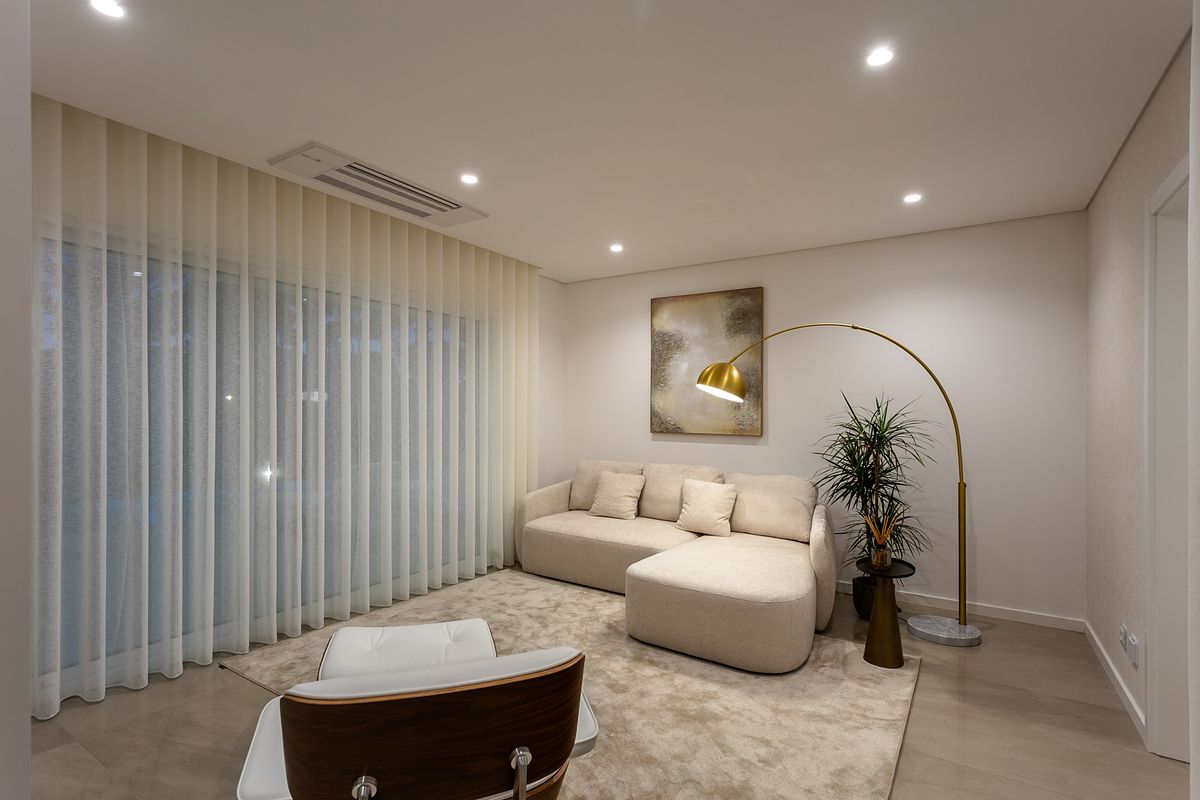 sala de estar contempor&acirc;nea, fotografia de interiores, moradia herdade da aroeira