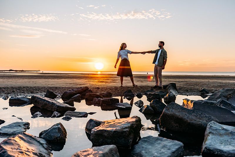 Een romantische verlovingsshoot aan zee 🌊✨