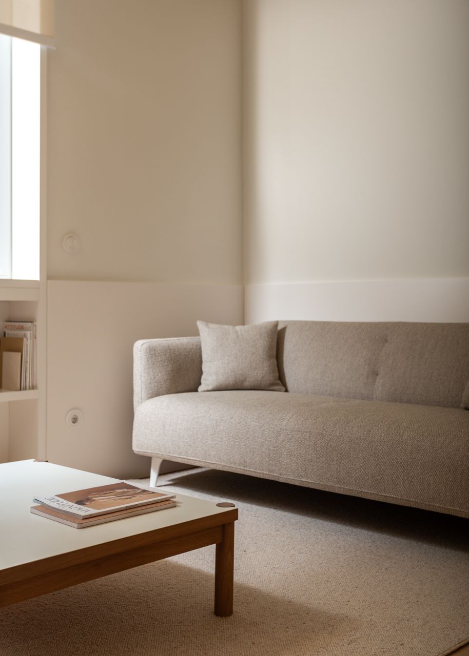 Fotografia de no Apartamento Reabilitado na Av. Roma, Lisboa, projeto do ATELI&Ecirc; 22.