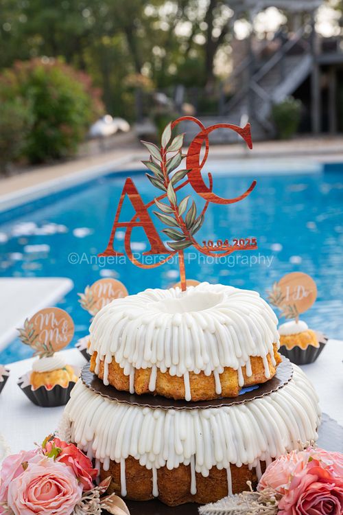 Detail shot of wedding cake— Rapid City wedding details