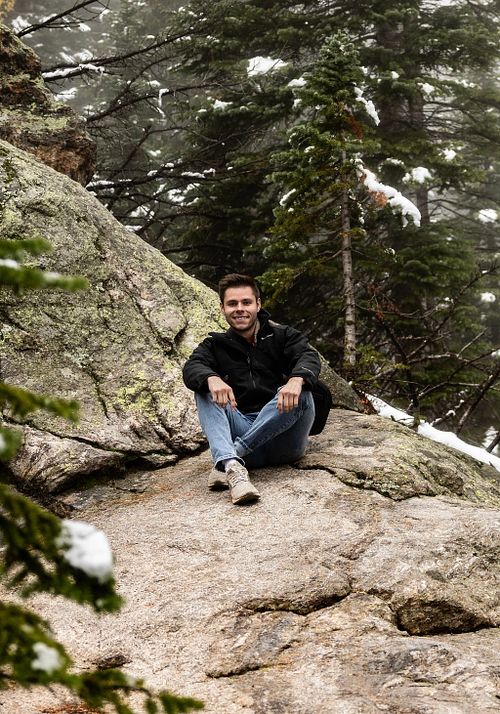 Hi, I'm Landon. A Portrait Photographer based in Mississippi.