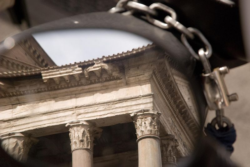 International Crossroads: Mirrored Reflections of Southern Italy