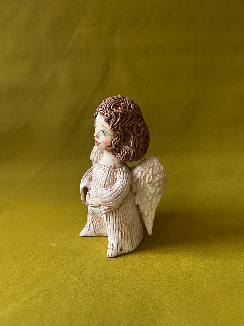 Singing Angel I. Tiny sculpture