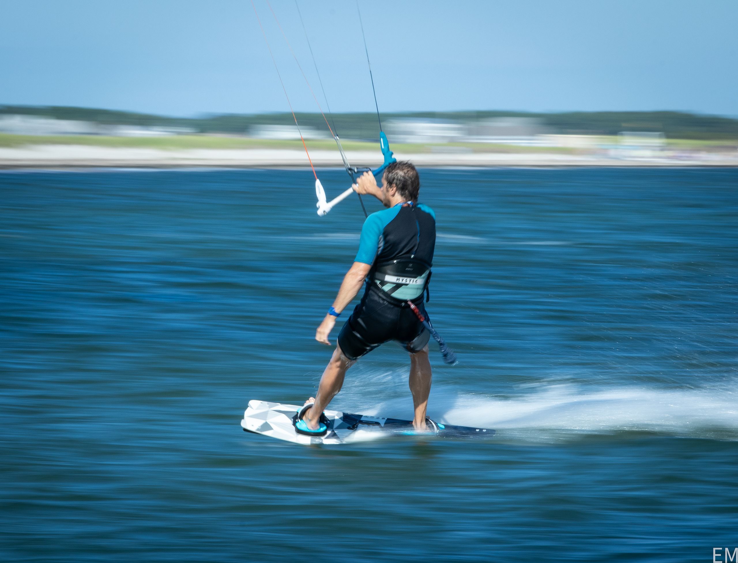 SPORTS/KITEBOARDING
