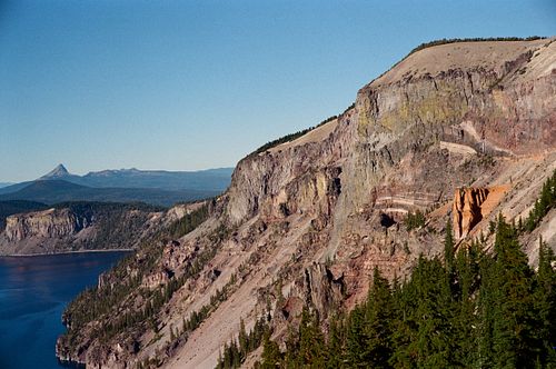 Crater lake in Oregon