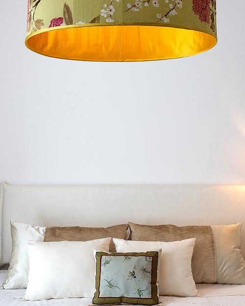 Fotografia de na Casa Andaluz, detalhe quarto candeeiro, interiores de luxo concebidos por FEMMA Interior Design.