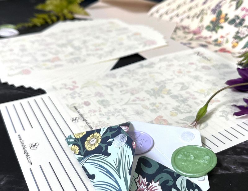 Luxury Vintage Floral Scented Letter Writing Stationery Gift Set with Accessories