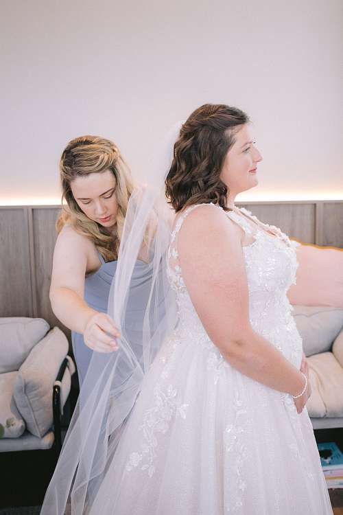 Bride's getting ready at Bimbadgen Palmers Lane