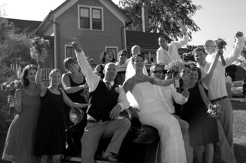 How to Choose the Right Wedding Photographer