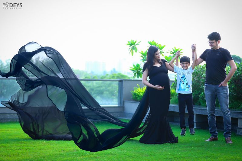 DP005 - Black Body Fit Gown