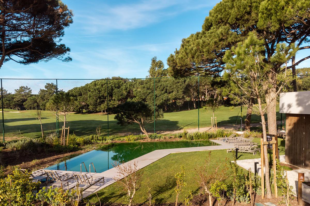 Fotografia de arquitectura da piscina e zonas comuns do empreendimento Marinha Prime