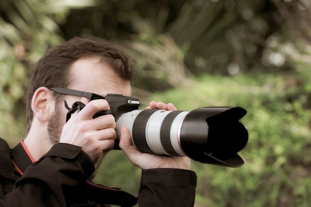 Bild eines Fotografen, der ein Foto macht