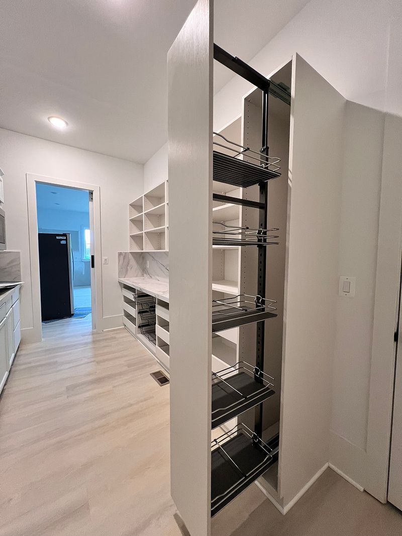 PANTRY PULL OUT ORGANIZER