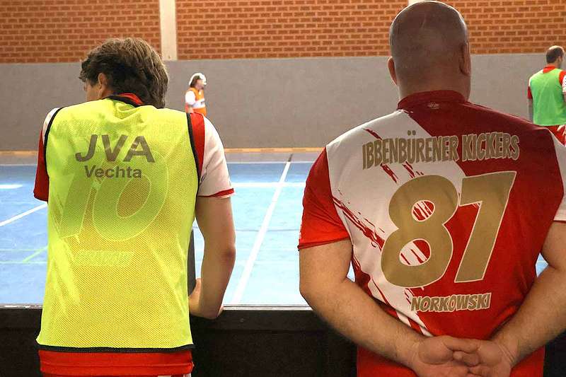 Fu&szlig;ball baut Br&uuml;cken - Inklusionsmannschaft zu Gast in der JVA Vechta