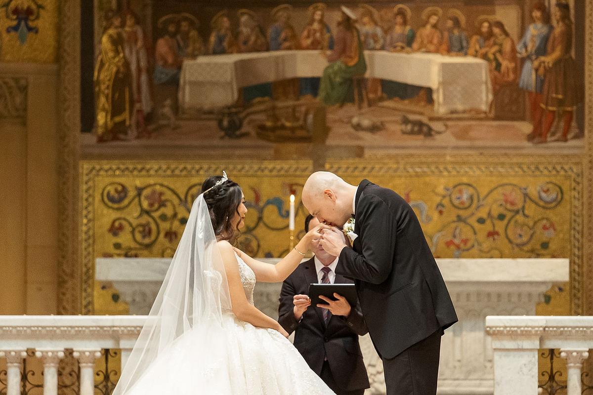 bride-and-groom-cute-moments
