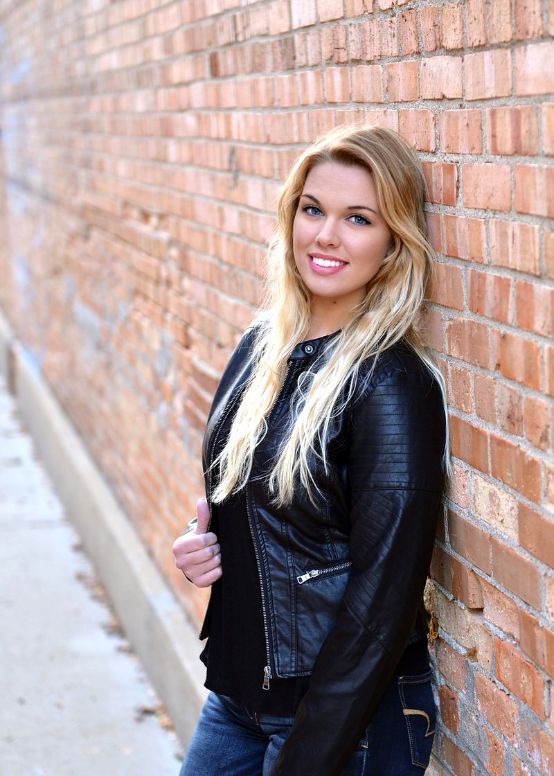 Senior Photoshoot Secrets Revealed: Insider Tips and Tricks