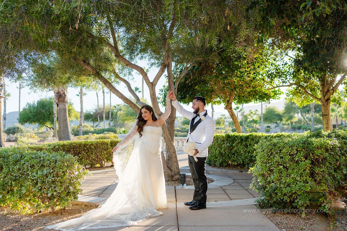 Husband and wife portraits at Siena Golf Club in Las Vegas, timeless wedding photography