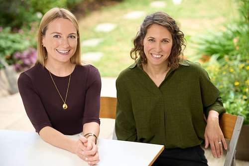 We are a team of fatigue specialists working to support people living with chronic fatigue syndrome (ME/CFS), long COVID, post-viral fatigue, fibromyalgia, work-related or autistic burnout, menopause, or ongoing symptoms without a clear diagnosis.